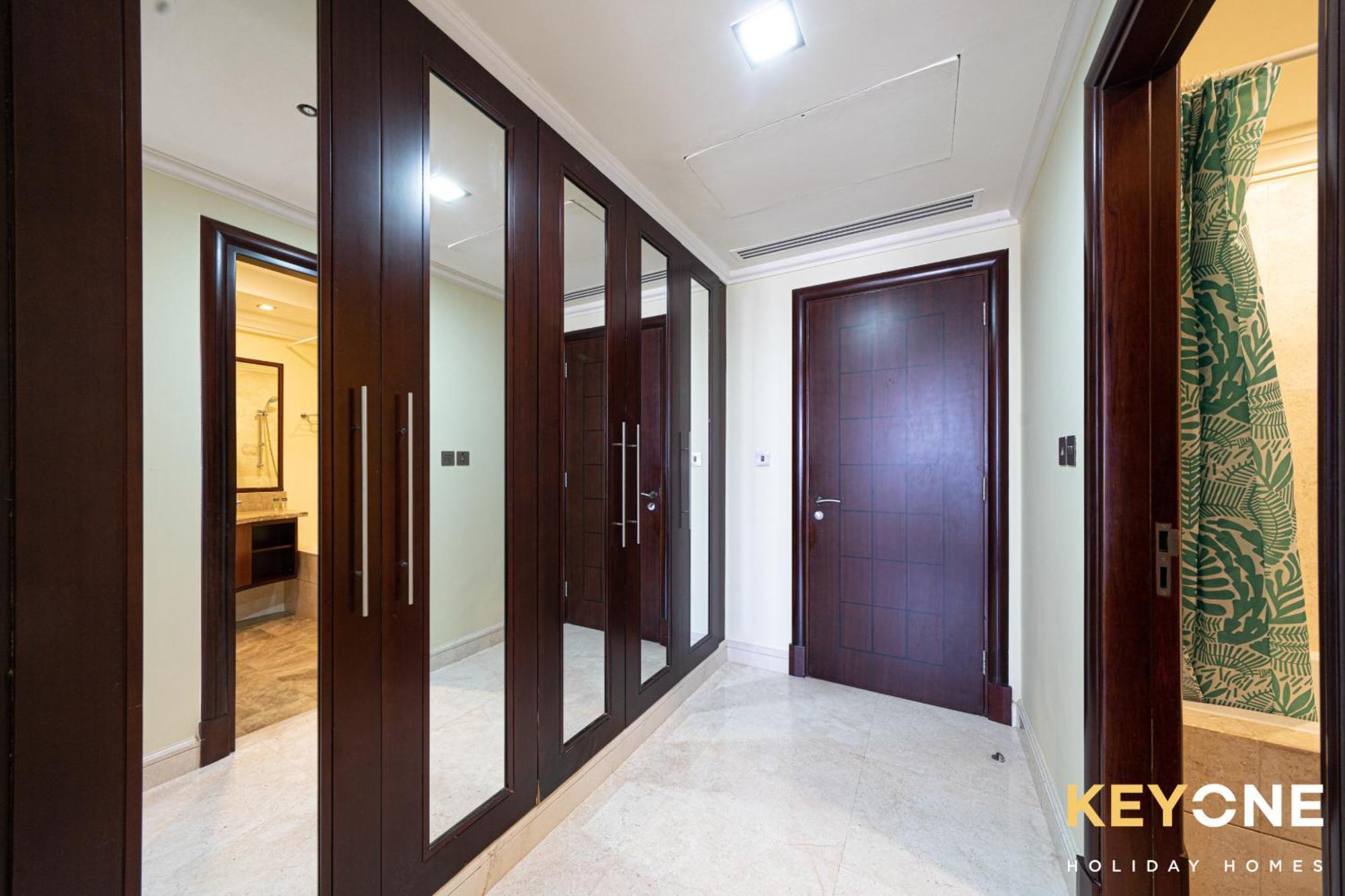 Grandeur Living 2br Maid With Access Dubai