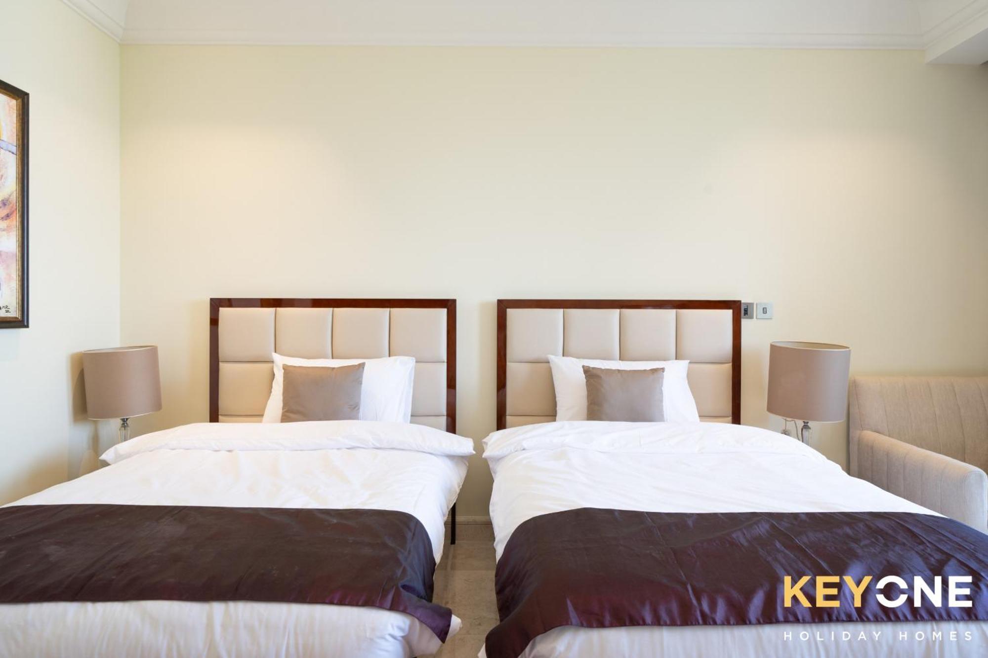 Grandeur Living 2br Maid With Access Apartment